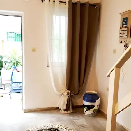 Appartement Paulos's Mesonette In Porto Cheli Center Rozaíika