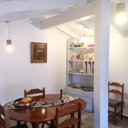 Paulos's Mesonette In Porto Cheli Center * Rozaíika