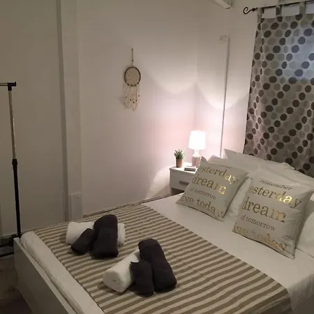Paulos's Mesonette In Porto Cheli Center Appartement